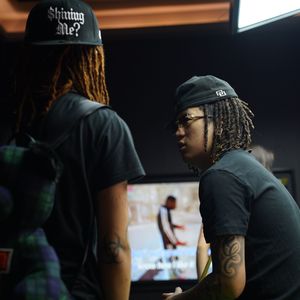 大鸡巴操骚逼淫语对白视频
