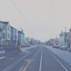 美女扒开胸罩👙给男生吃白头
